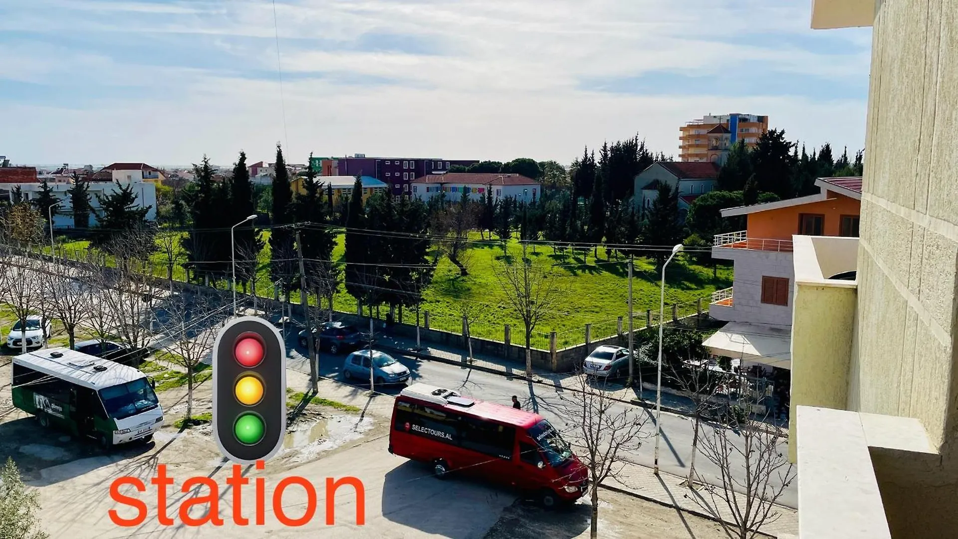 דיוויאקה Adora City Center